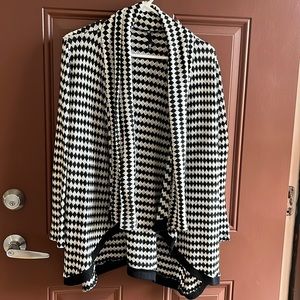 Diamond pattern open cardigan GUC. Size large